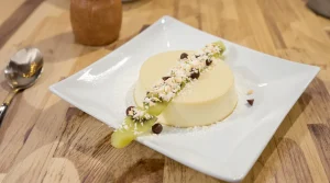 Plus léger qu'un flan antillais, ce dessert au bon goût de coco se prépare en un rien de temps